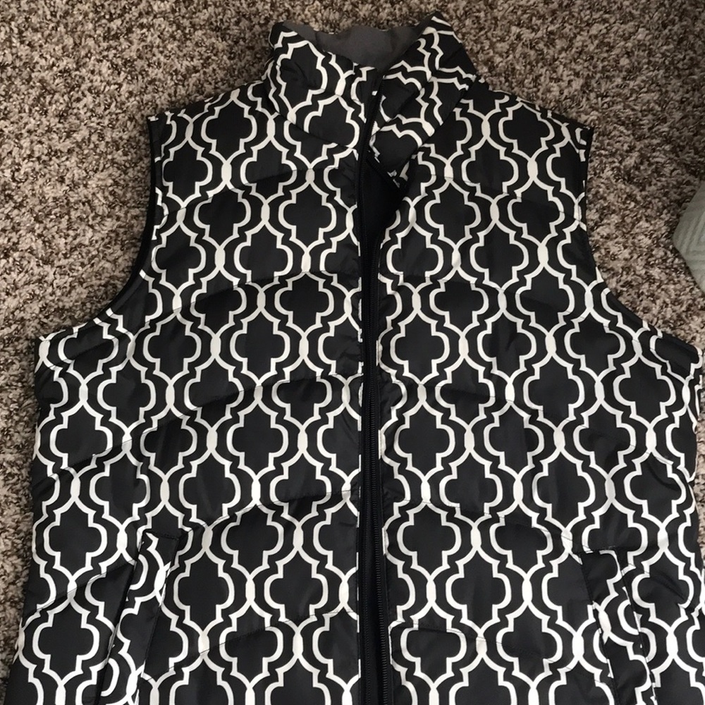 Brand new condition puffer vest